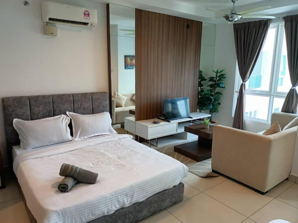 Family Suites At Mansion One By Maj George Town Exterior foto